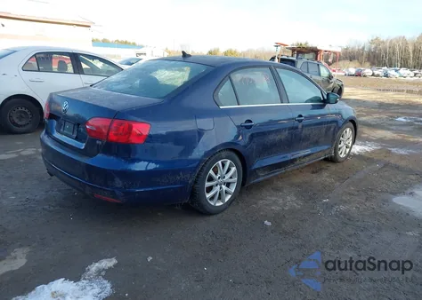 2014 Volkswagen Jetta 1.8T Se z USA, uszkodzony, nr VIN 3VWB07AJ5EM387428